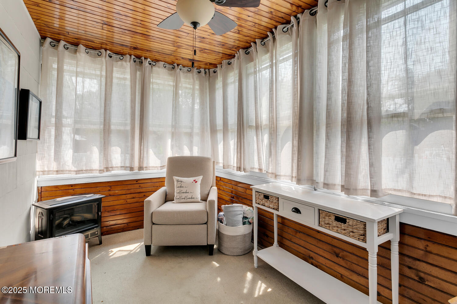 Belford, New Jersey, 07718, United States, 3 Bedrooms Bedrooms, ,2 BathroomsBathrooms,Residential,For Sale,1921068