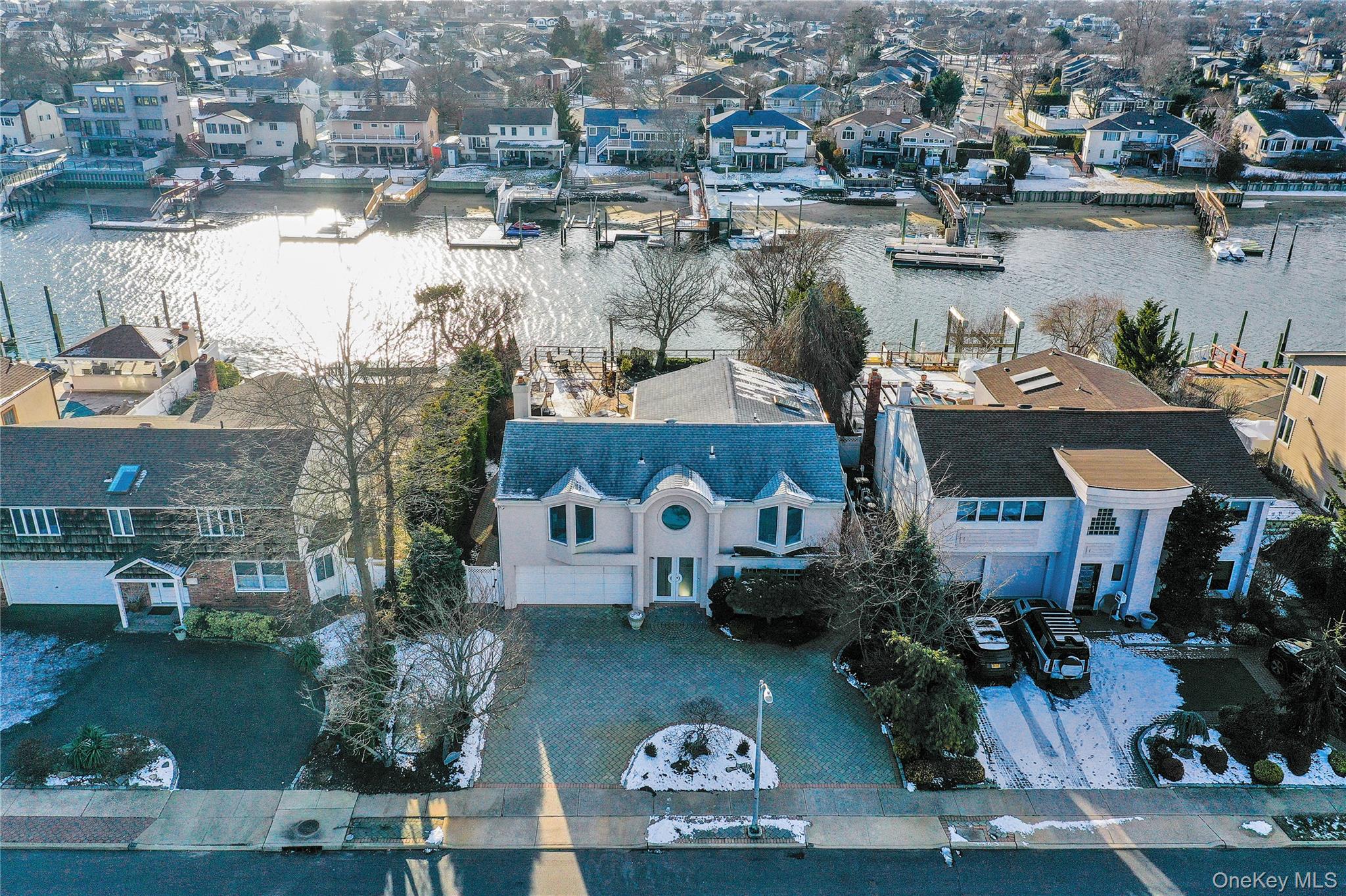 Bellmore, New York, 11710, United States, 4 Bedrooms Bedrooms, ,3 BathroomsBathrooms,Residential,For Sale,2013252