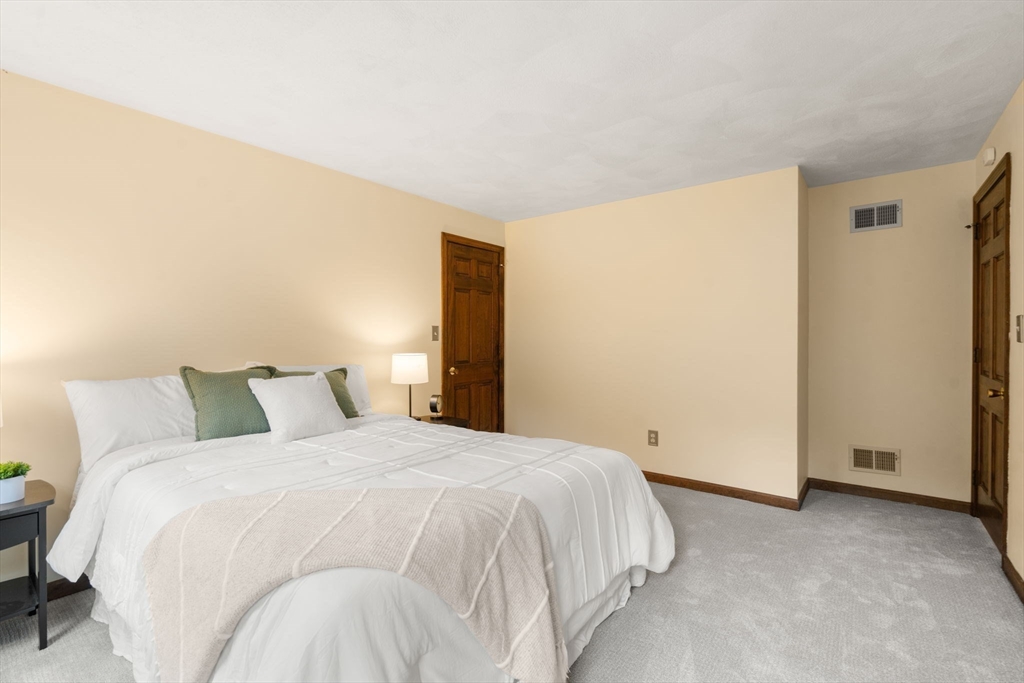 Marlborough, Massachusetts, 01752, United States, 4 Bedrooms Bedrooms, ,Residential,For Sale,1987097