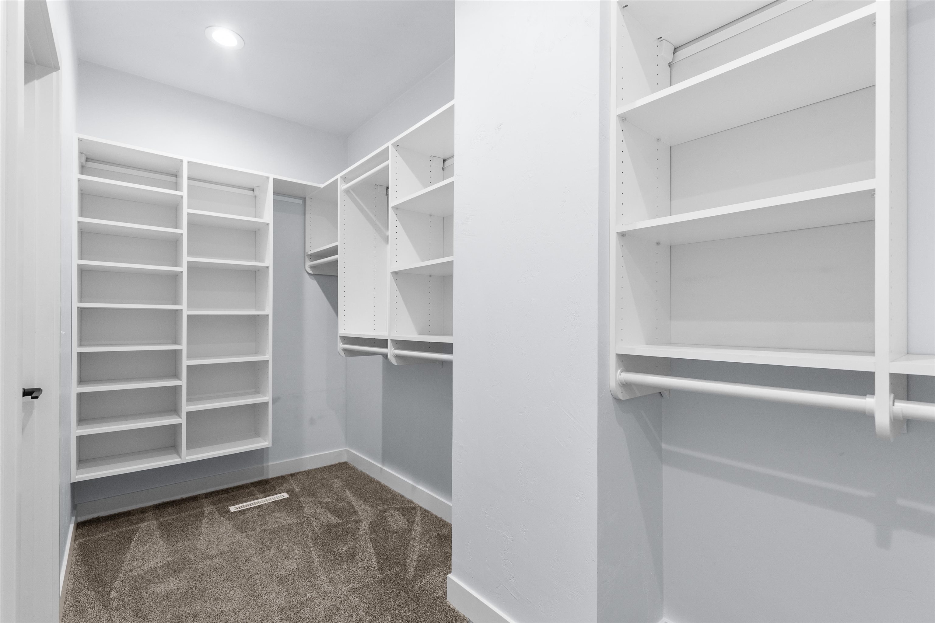 Greenville, Wisconsin, 54942, United States, 4 Bedrooms Bedrooms, ,4 BathroomsBathrooms,Residential,For Sale,1995419