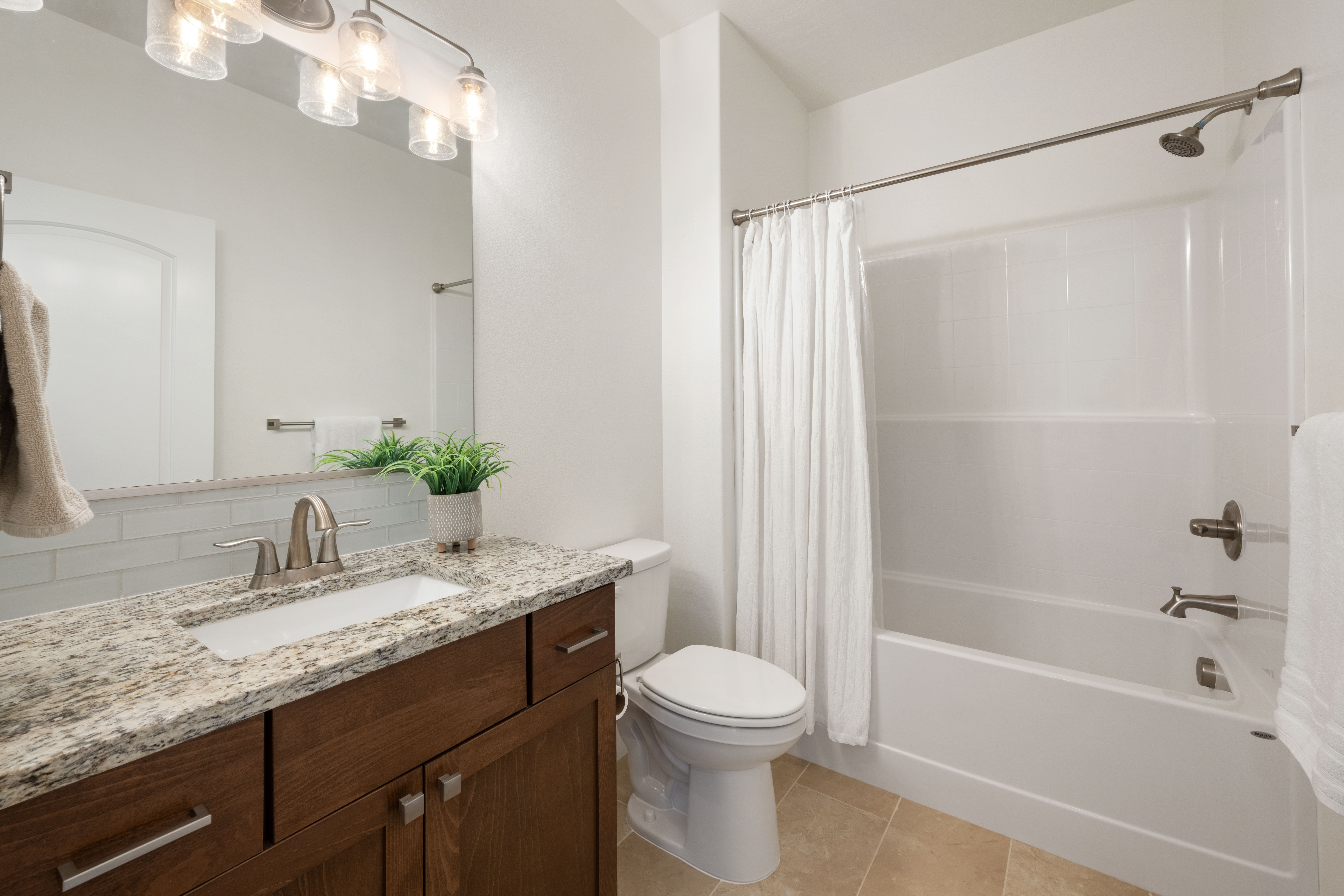  55+ Low Maintenance Living - 物件實景