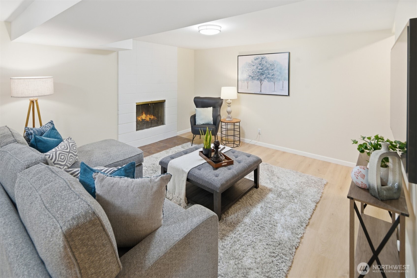 Kirkland, Washington, 98033, United States, 4 Bedrooms Bedrooms, ,3 BathroomsBathrooms,Residential,For Sale,1995670