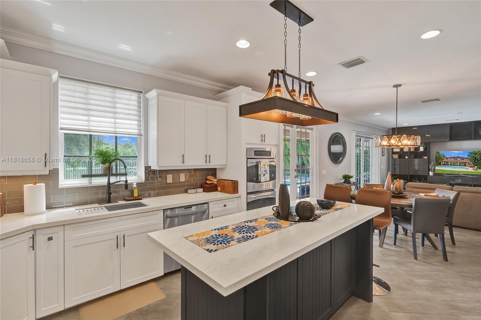 Weston, Florida, 33327, United States, 6 Bedrooms Bedrooms, ,4 BathroomsBathrooms,Residential,For Sale,1850132