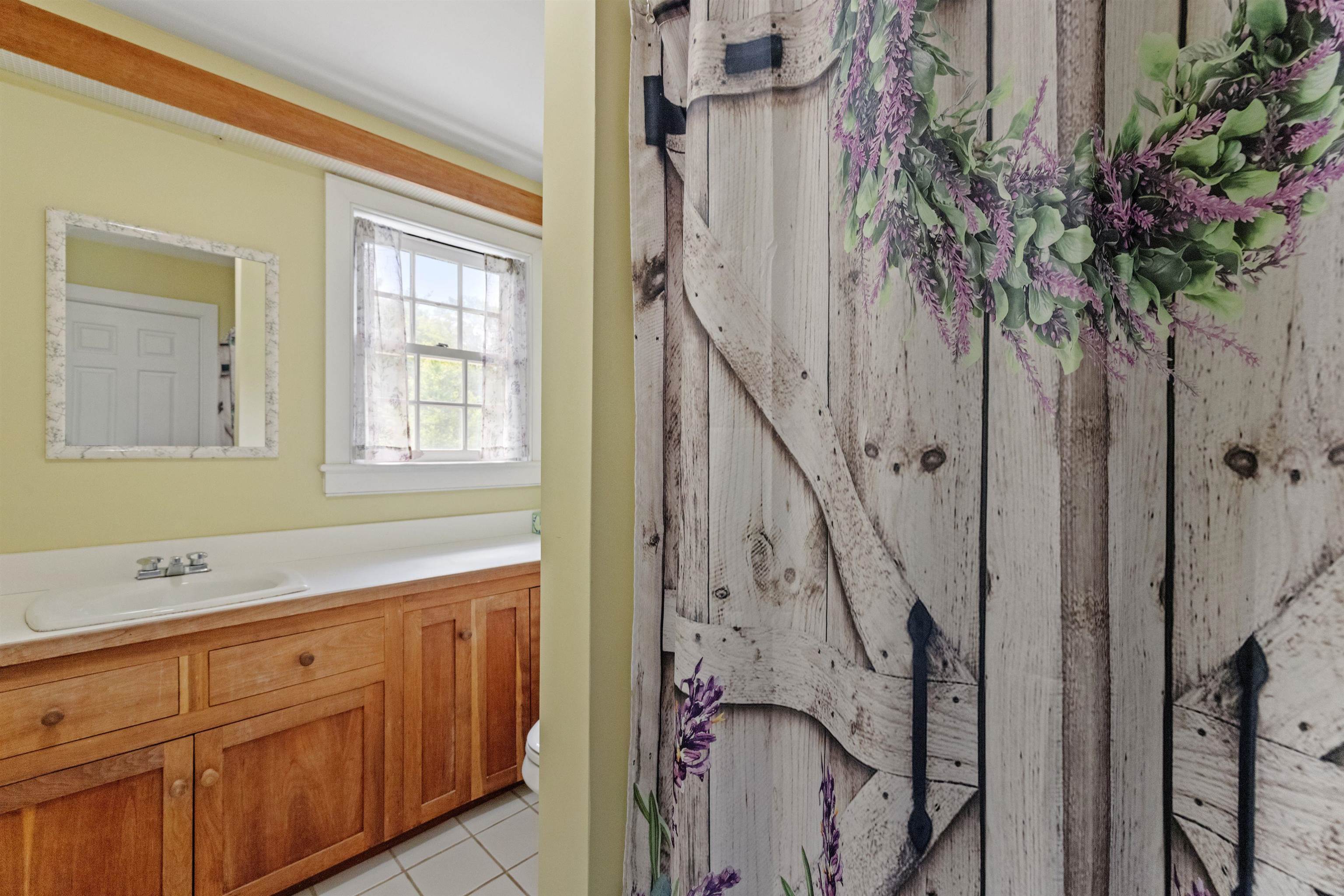 Hillsborough, New Hampshire, 03244, United States, 3 Bedrooms Bedrooms, ,2 BathroomsBathrooms,Residential,For Sale,1840284