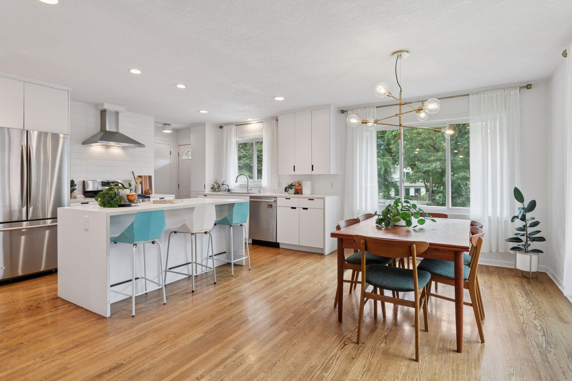 Saint Paul, Minnesota, 55108, United States, 3 Bedrooms Bedrooms, ,1 BathroomBathrooms,Residential,For Sale,1934212
