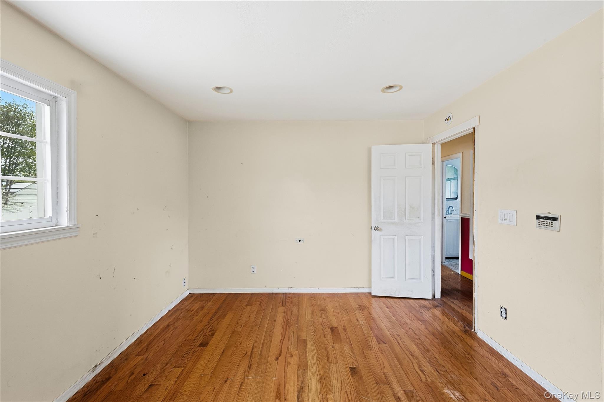 Selden, New York, 11784, United States, 5 Bedrooms Bedrooms, ,2 BathroomsBathrooms,Residential,For Sale,2049054