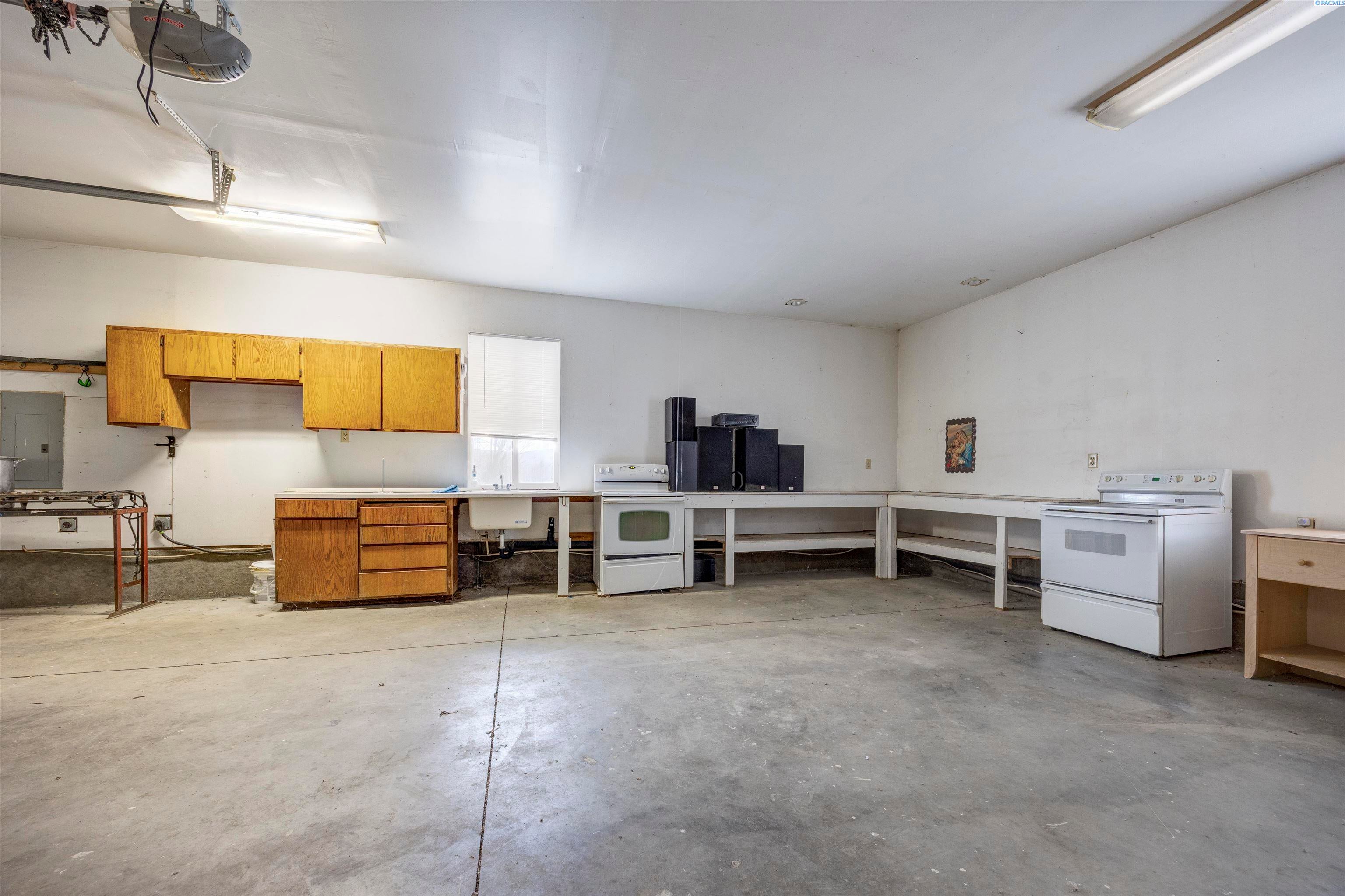 Benton City, Washington, 99320, United States, ,Residential,For Sale,1998051