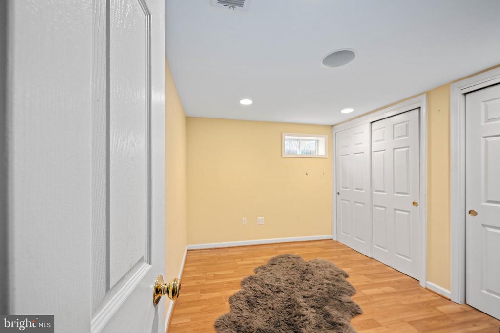 Alexandria, Virginia, 22308, United States, 4 Bedrooms Bedrooms, ,3 BathroomsBathrooms,Residential,For Sale,1921222