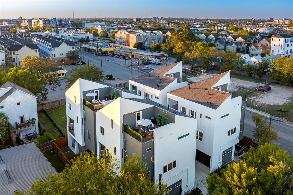 Houston, Texas, 77007, United States, 3 Bedrooms Bedrooms, ,4 BathroomsBathrooms,Residential,For Sale,1723683
