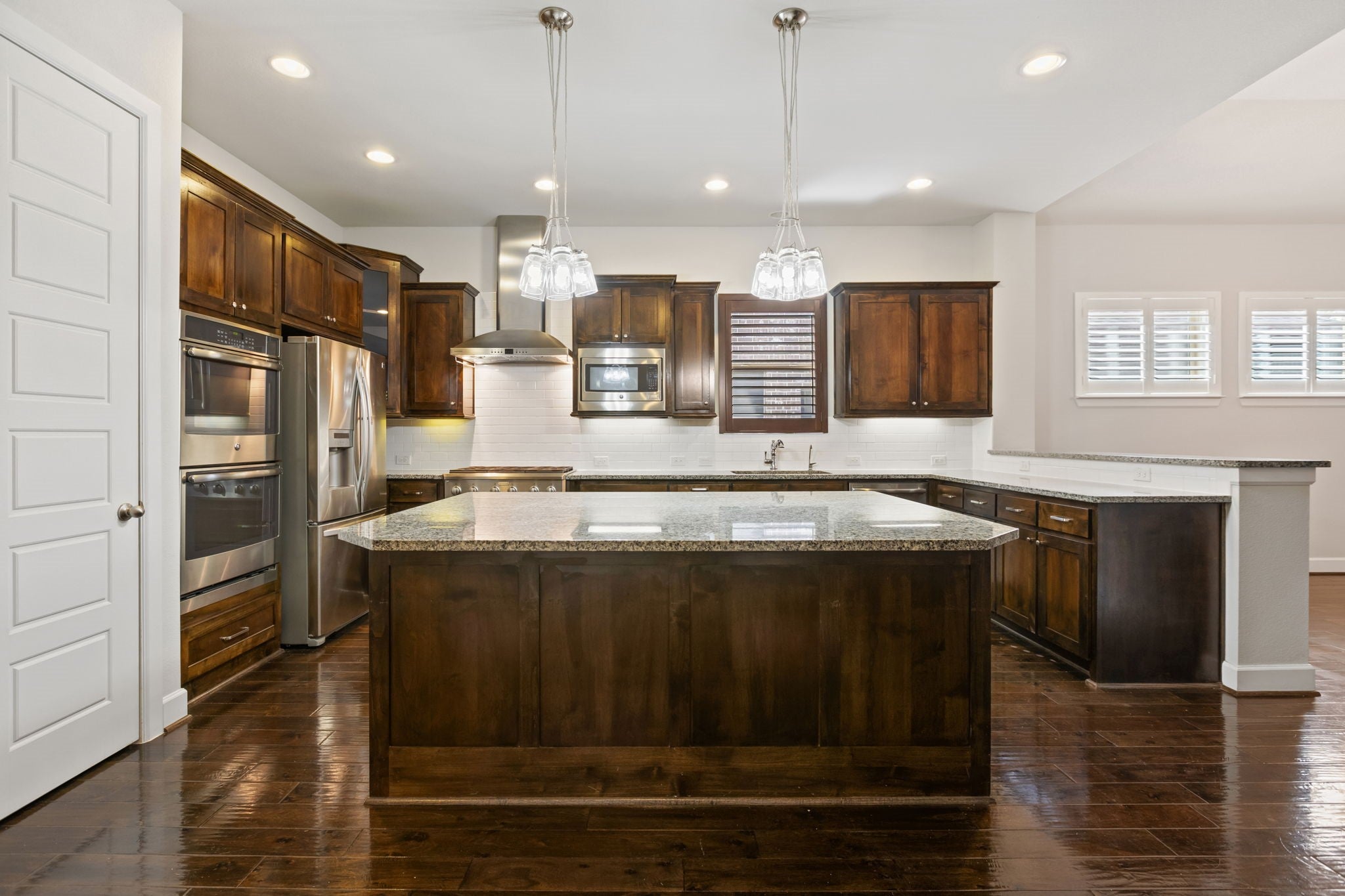 Mansfield, Texas, 76063, United States, 4 Bedrooms Bedrooms, ,4 BathroomsBathrooms,Residential,For Sale,1979956