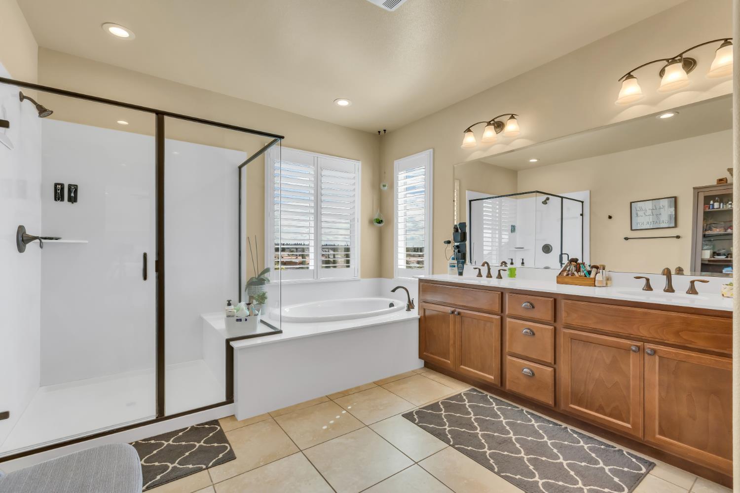 Rocklin, California, 95765, United States, 4 Bedrooms Bedrooms, ,3 BathroomsBathrooms,Residential,For Sale,1914175