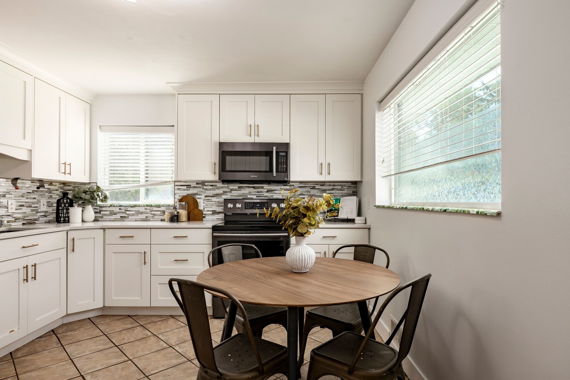  Updated Millcreek Home with Space to Make It Your Own - 物件實景