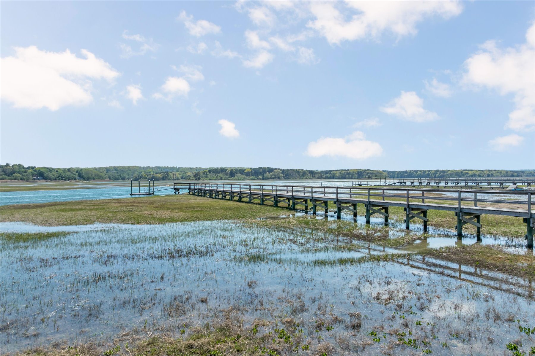  An Exceptional Waterfront Property - 物件實景