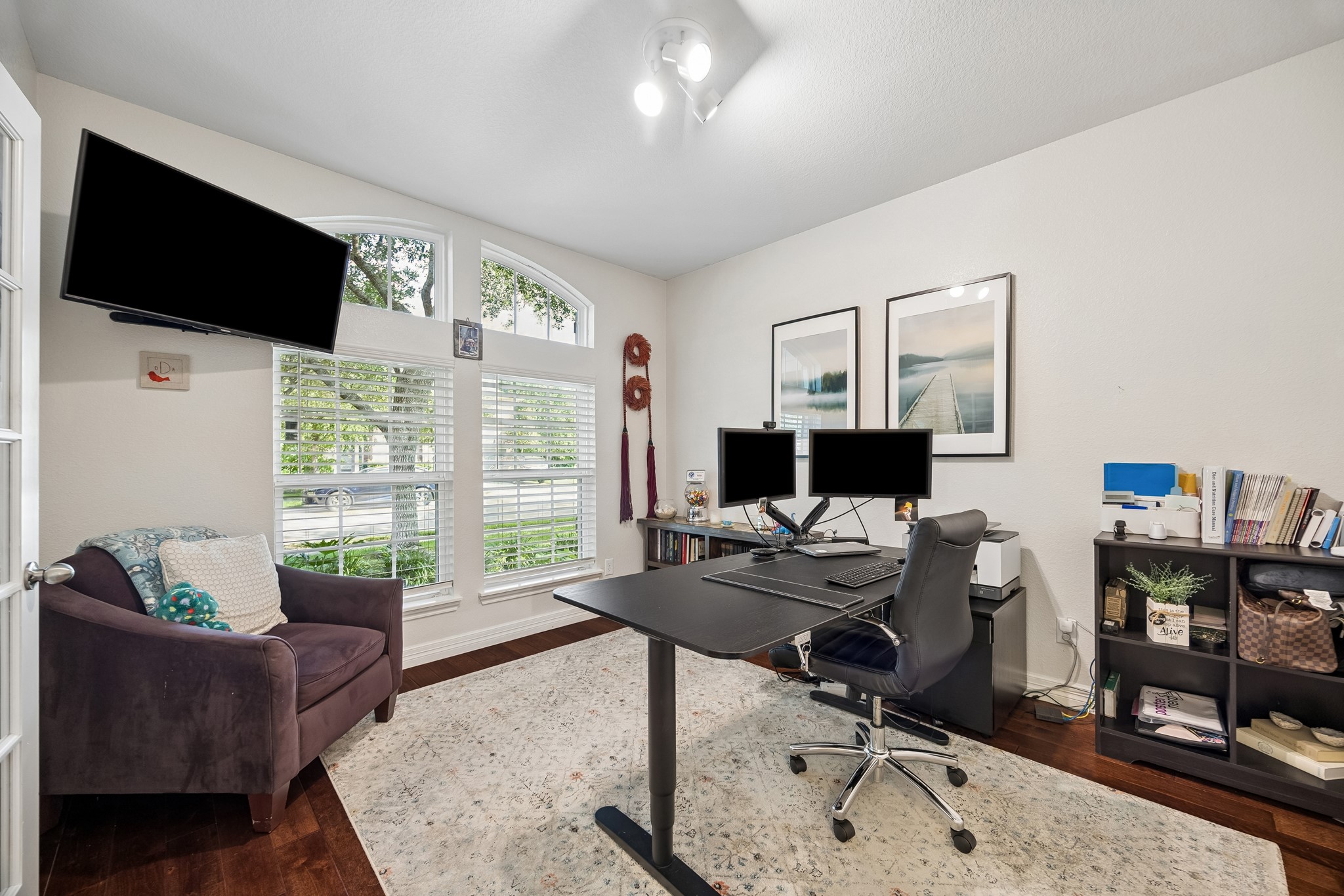  3102 London Lane - 物件實景