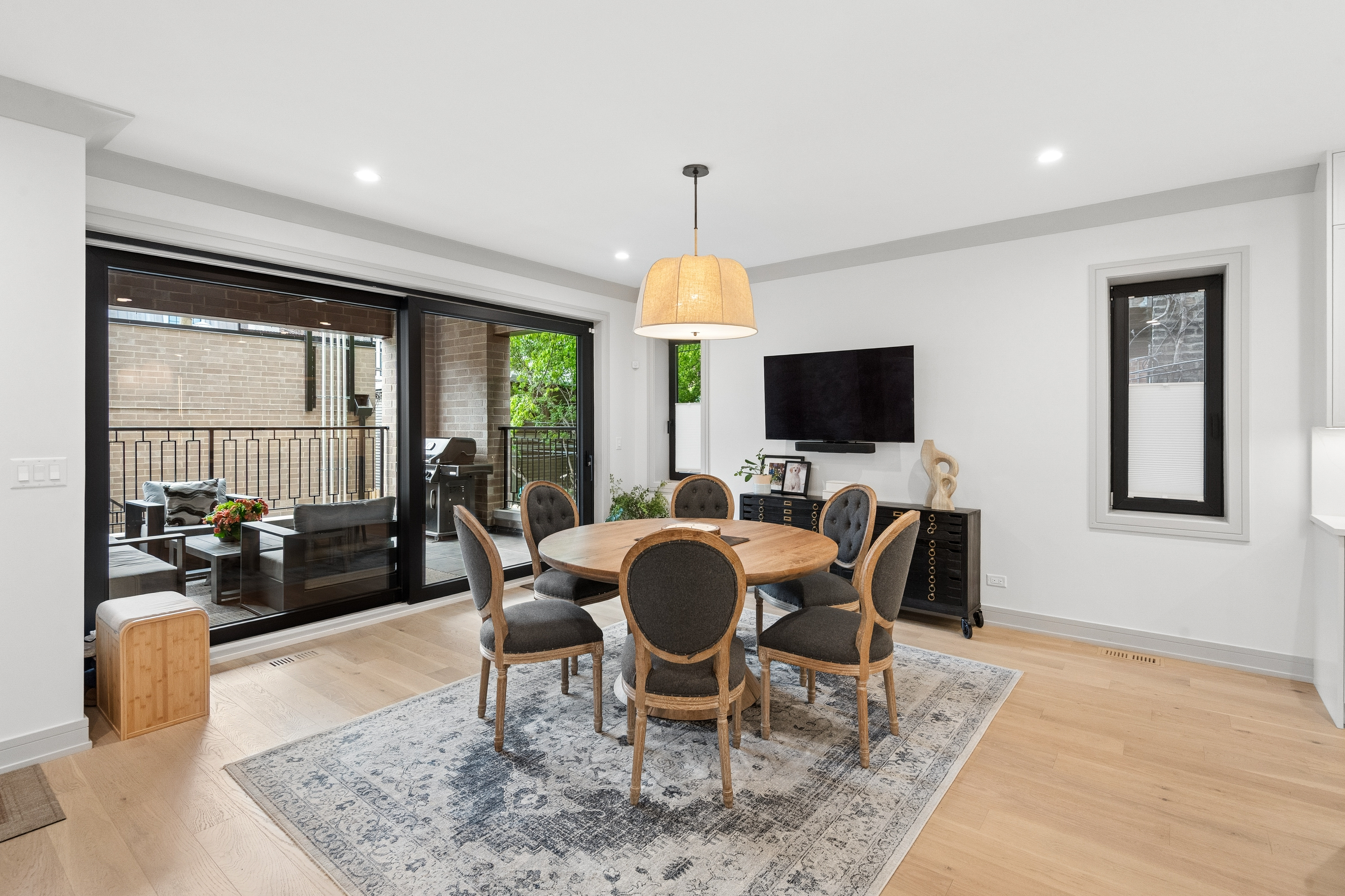  Welcome to this Exceptional Duplex Residence in theHheart of Lincoln Park - 物件實景