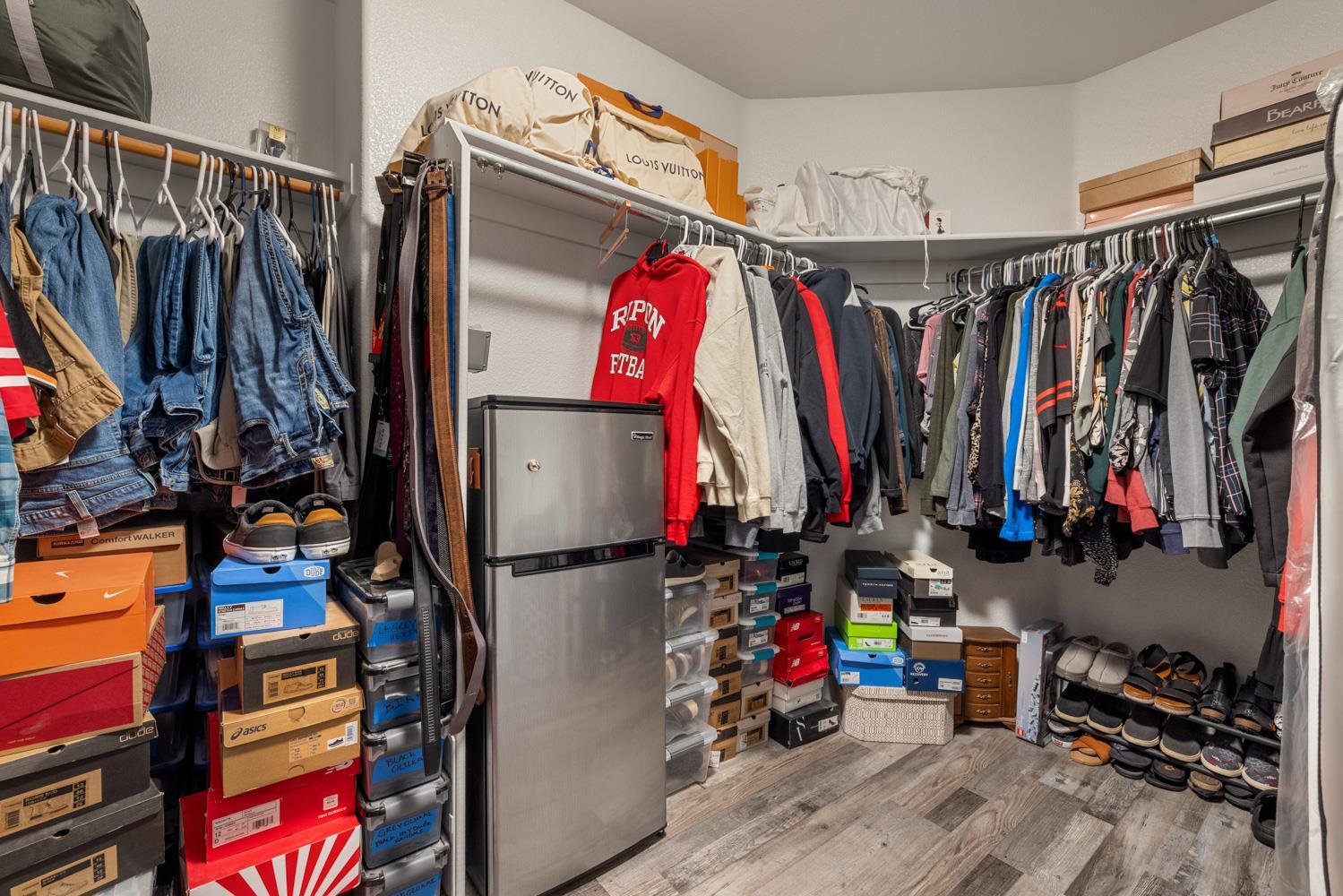 Ripon, California, 95366, United States, 6 Bedrooms Bedrooms, ,3 BathroomsBathrooms,Residential,For Sale,1978022