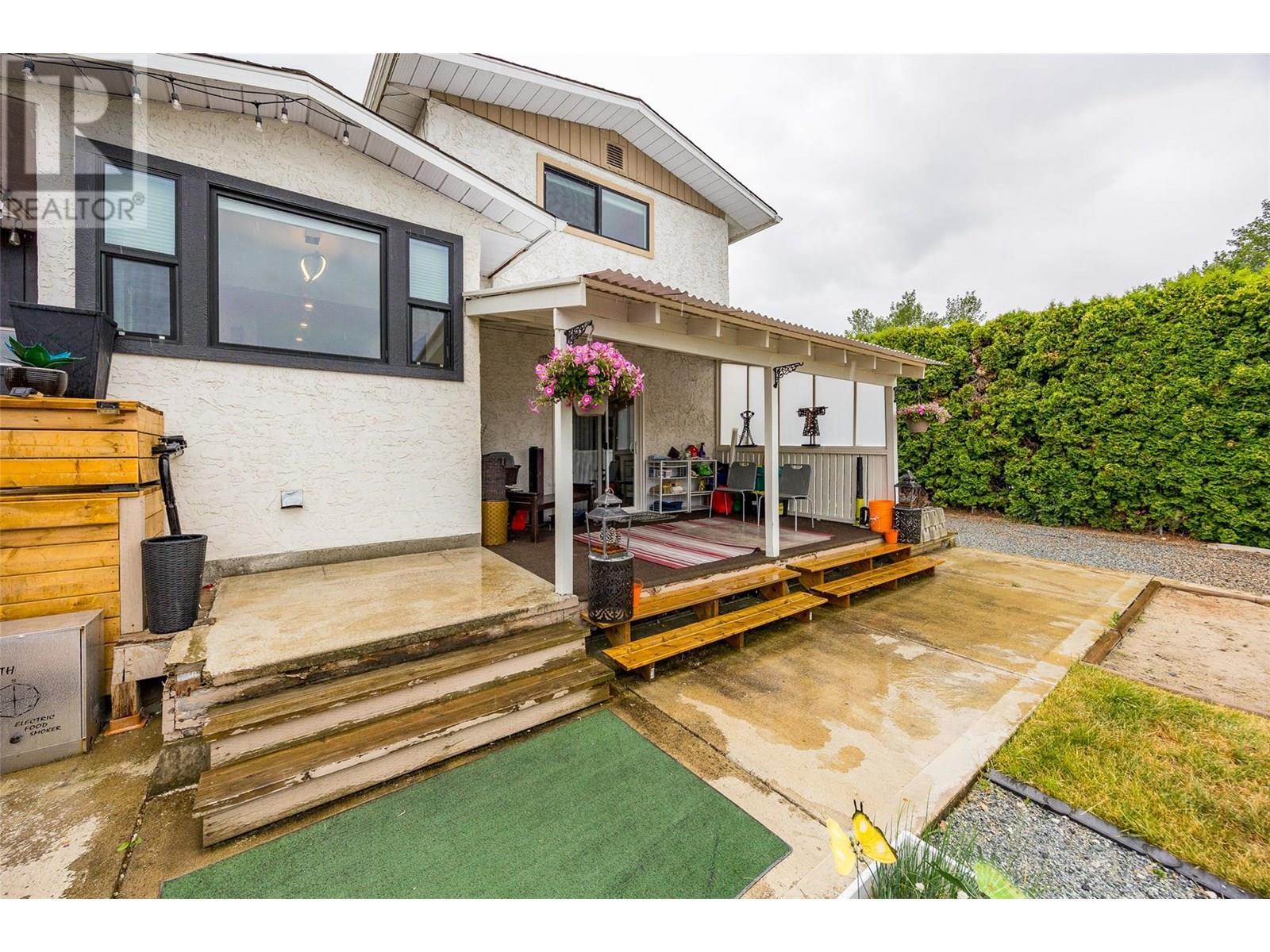 KELOWNA, British Columbia, V1X 5W5, CA, 3 Bedrooms Bedrooms, ,2 BathroomsBathrooms,Residential,For Sale,1950193