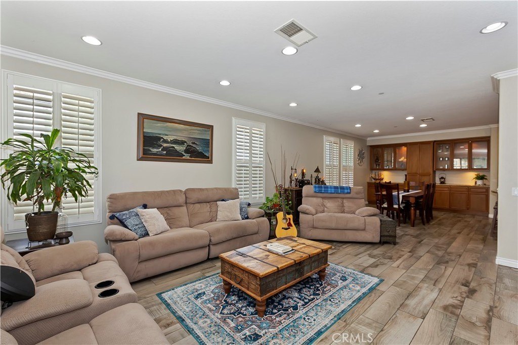 Fontana, California, 92336, United States, 4 Bedrooms Bedrooms, ,3 BathroomsBathrooms,Residential,For Sale,1970103