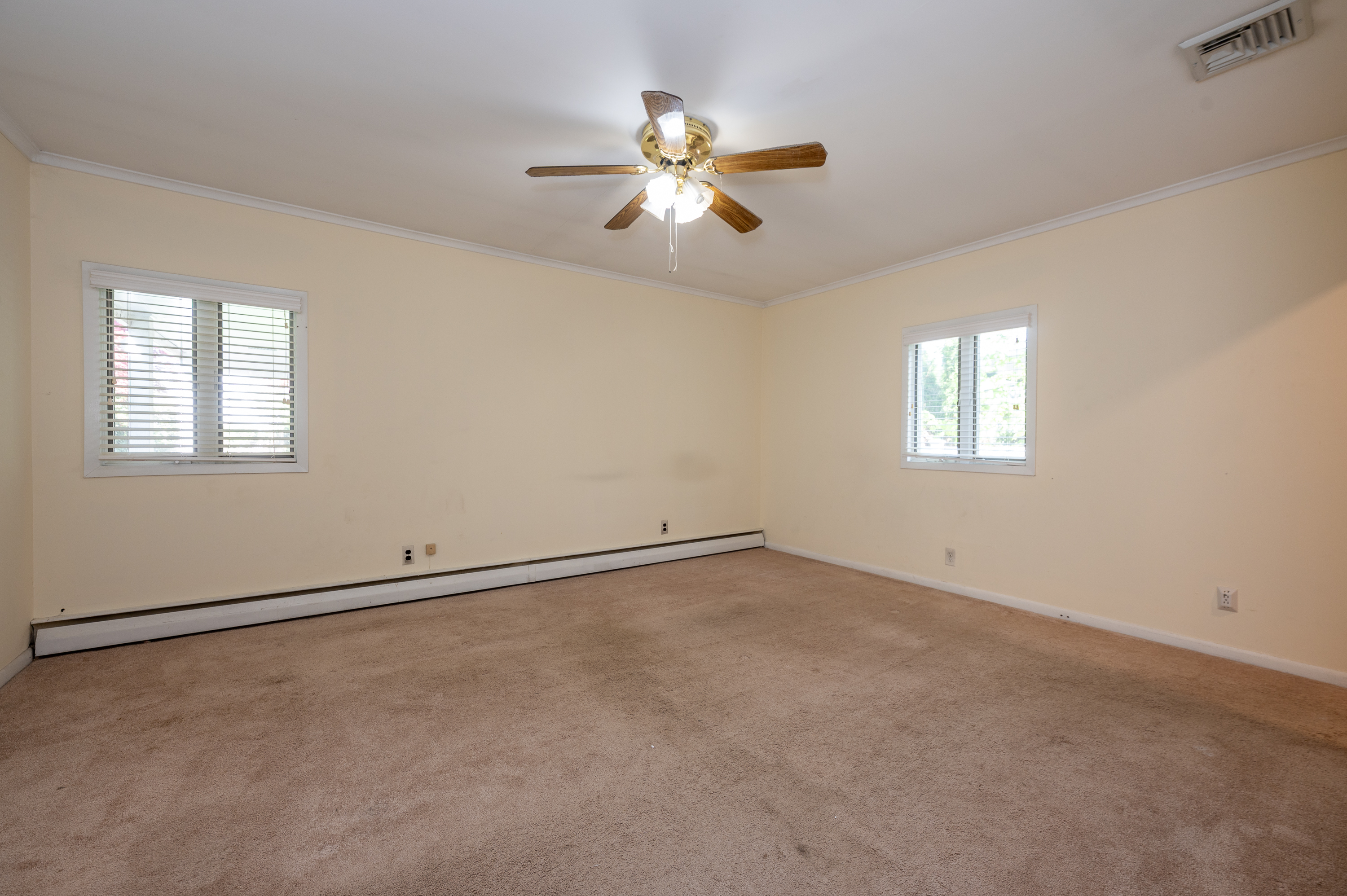  167 Maple Avenue, East Meadow, NY, 11554 - 物件實景