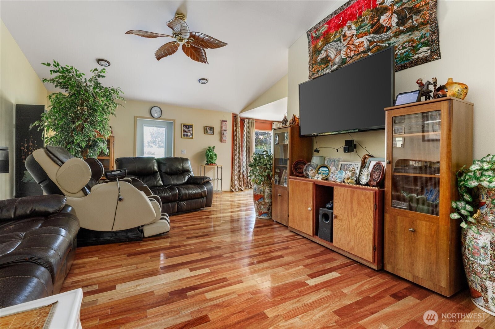 Oak Harbor, Washington, 98277, United States, 4 Bedrooms Bedrooms, ,3 BathroomsBathrooms,Residential,For Sale,1846920
