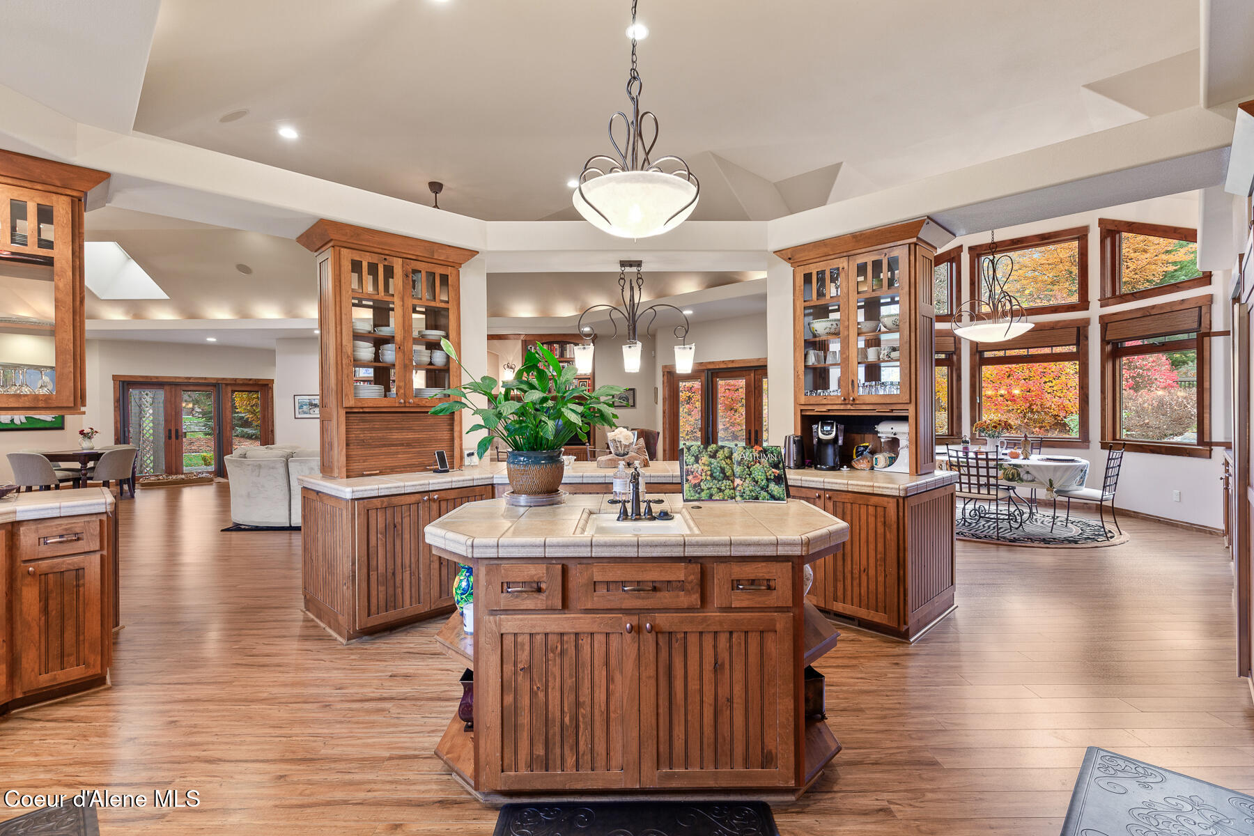 Hayden, Idaho, 83835, United States, 5 Bedrooms Bedrooms, ,4 BathroomsBathrooms,Residential,For Sale,1989952