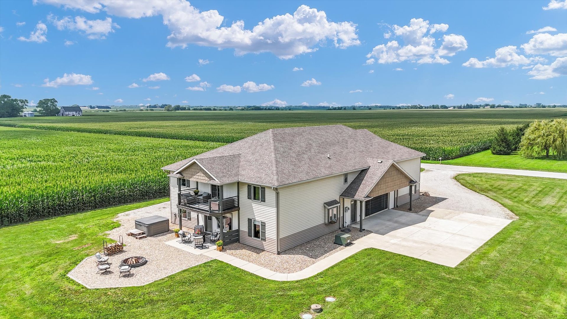 Sidney, Illinois, 61877, United States, 3 Bedrooms Bedrooms, ,2 BathroomsBathrooms,Residential,For Sale,1913394