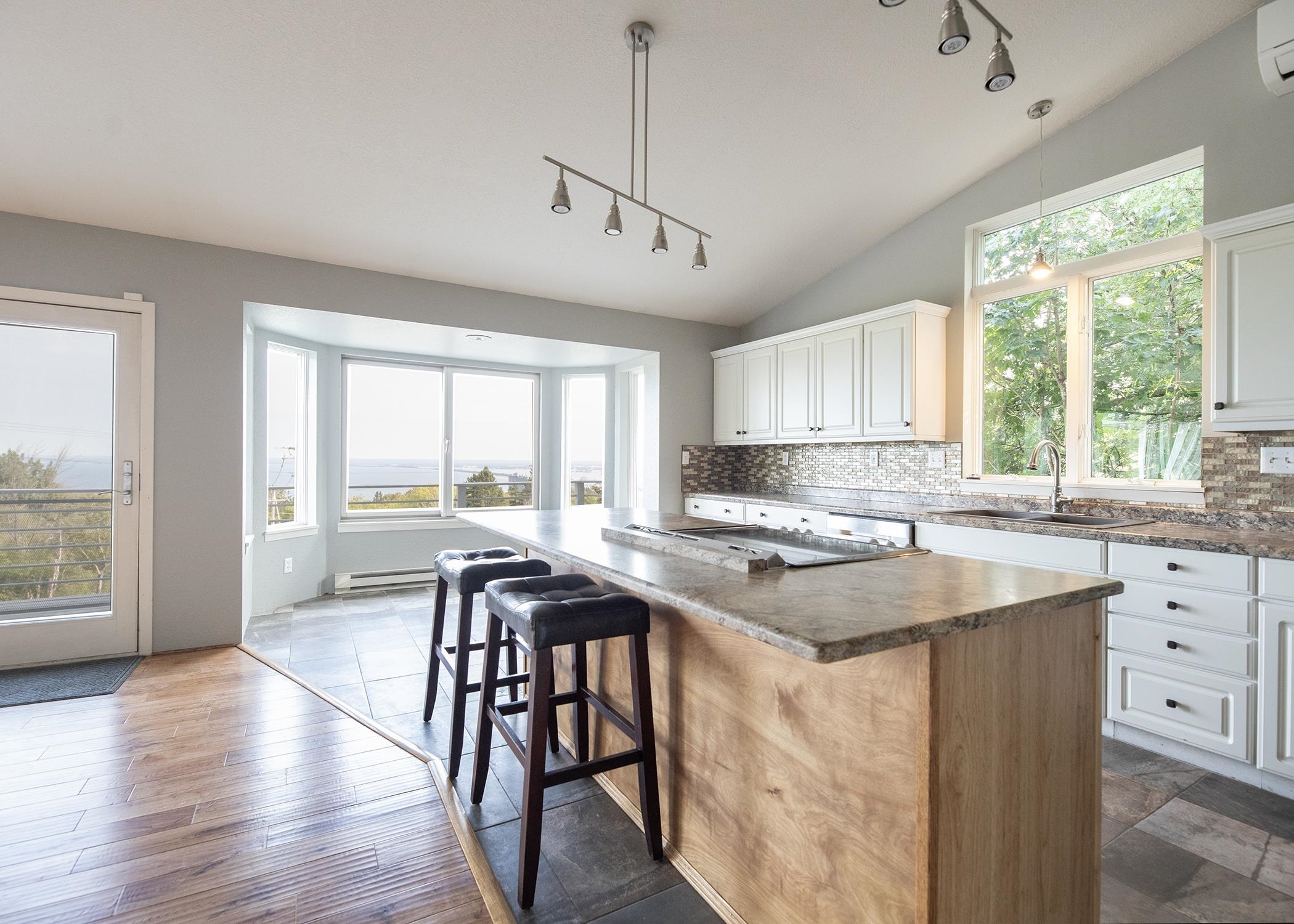 Duluth, Minnesota, 55805, United States, 4 Bedrooms Bedrooms, ,2 BathroomsBathrooms,Residential,For Sale,1941735