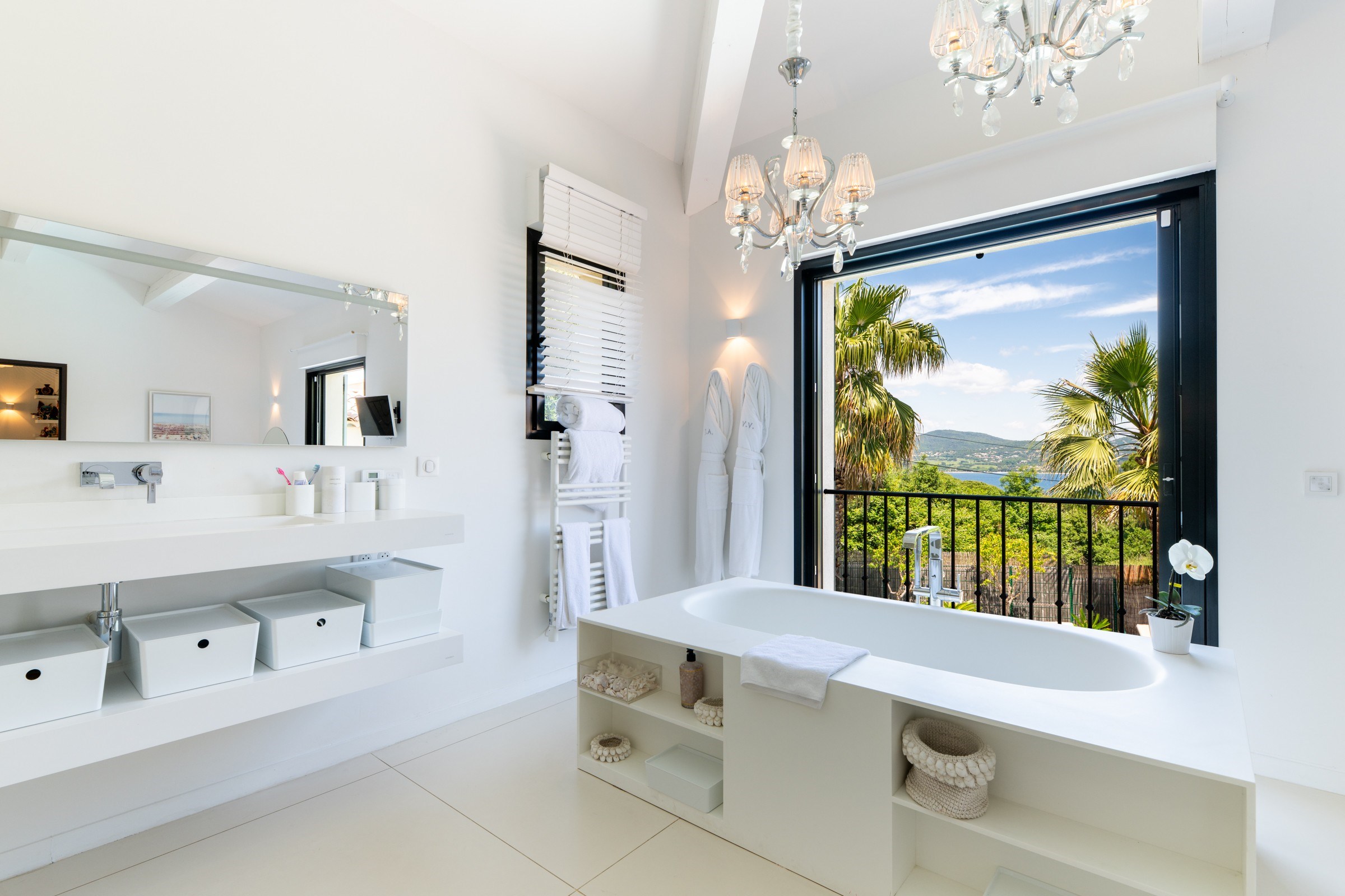  Contemporary villa with sea view for sale in Gassin, at the gateway to Saint-Tr… - 物件實景