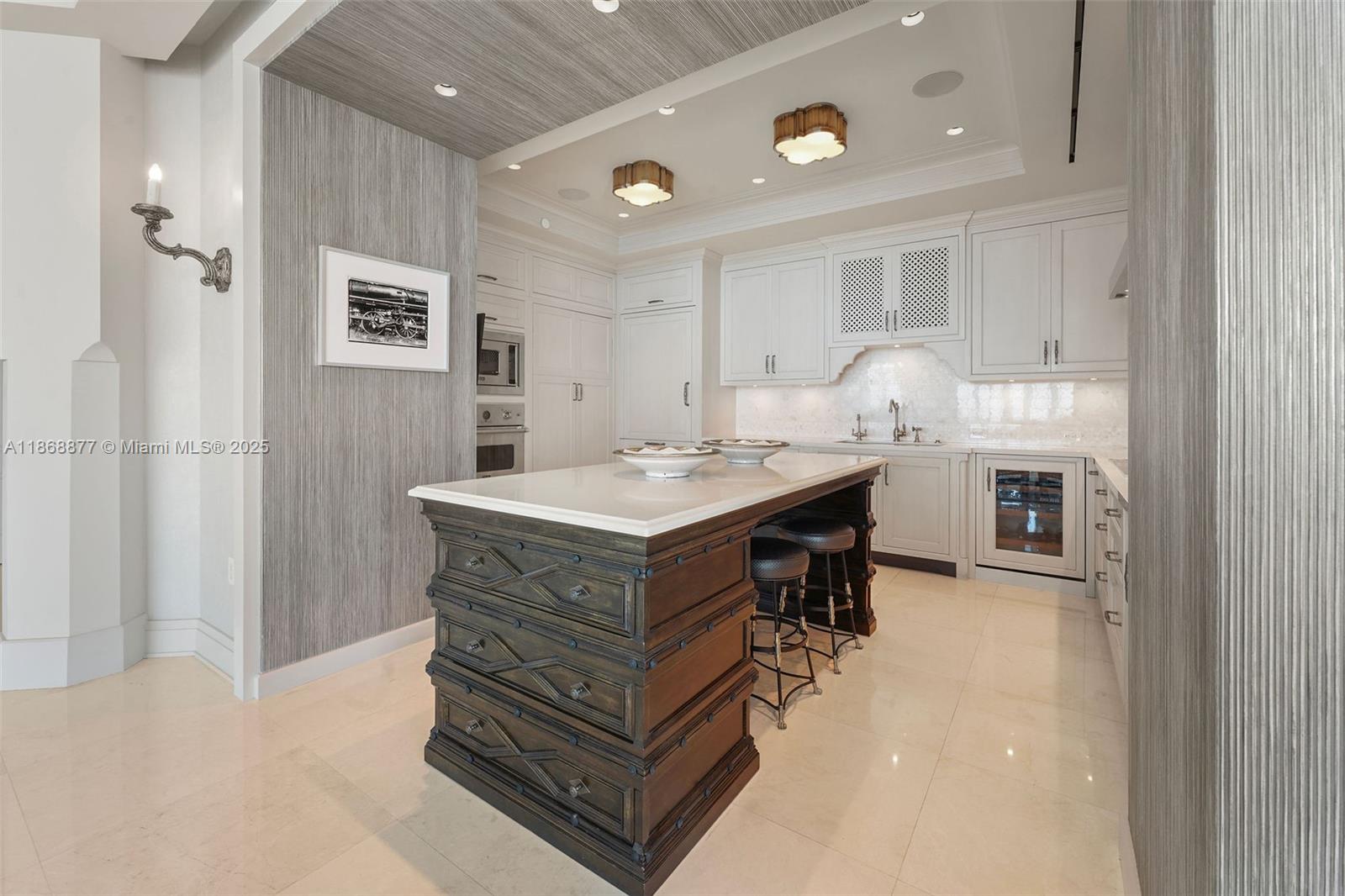 Miami Beach, Florida, 33140, United States, 3 Bedrooms Bedrooms, ,4 BathroomsBathrooms,Residential,For Sale,1934694