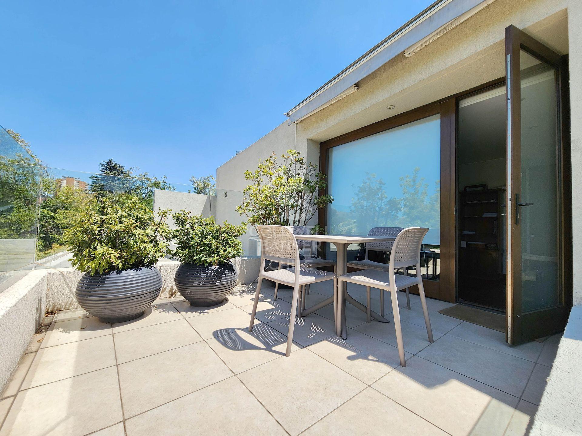 Vitacura, Chile, 3 Bedrooms Bedrooms, ,4 BathroomsBathrooms,Residential,For Sale,1867127