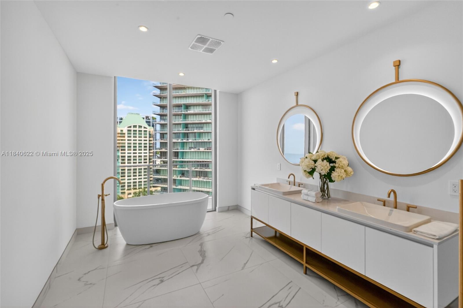 Miami, Florida, 33133, United States, 4 Bedrooms Bedrooms, ,4 BathroomsBathrooms,Residential,For Sale,1898315