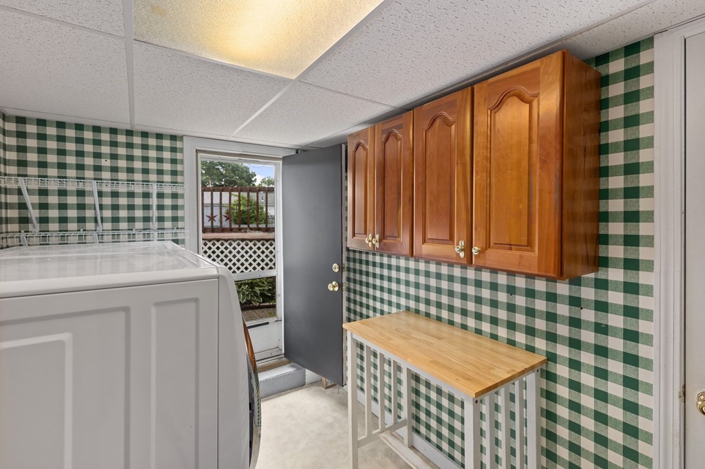 Brockton, Massachusetts, 02301, United States, 3 Bedrooms Bedrooms, ,2 BathroomsBathrooms,Residential,For Sale,1920767