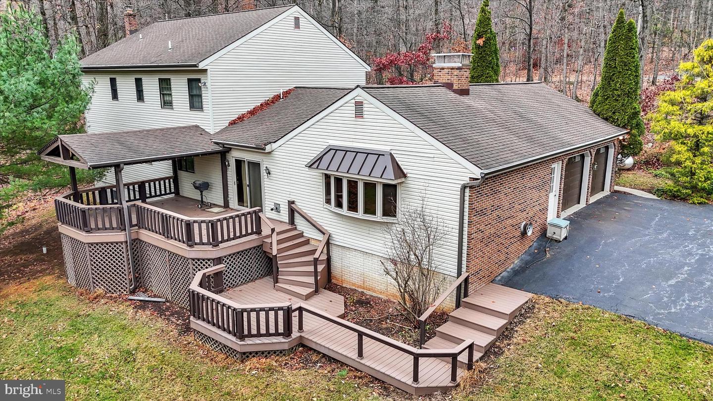 Lebanon, Pennsylvania, 17042, United States, 4 Bedrooms Bedrooms, ,3 BathroomsBathrooms,Residential,For Sale,1998150