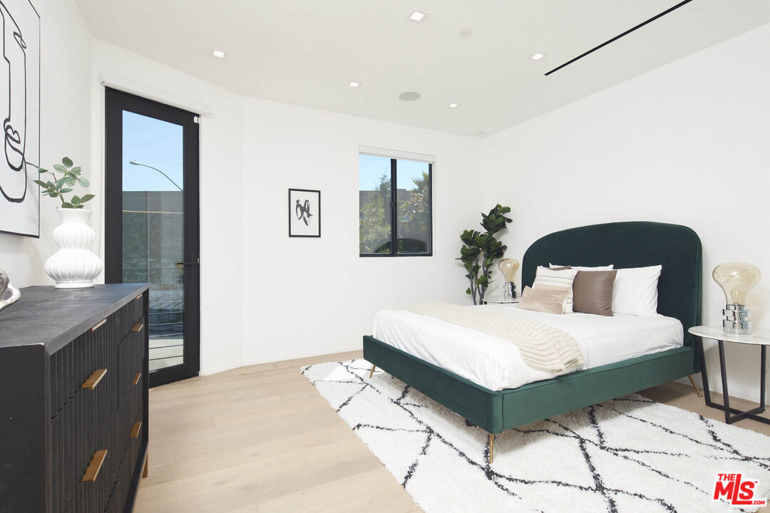 Culver City, California, 90230, United States, 4 Bedrooms Bedrooms, ,7 BathroomsBathrooms,Residential,For Sale,1804248
