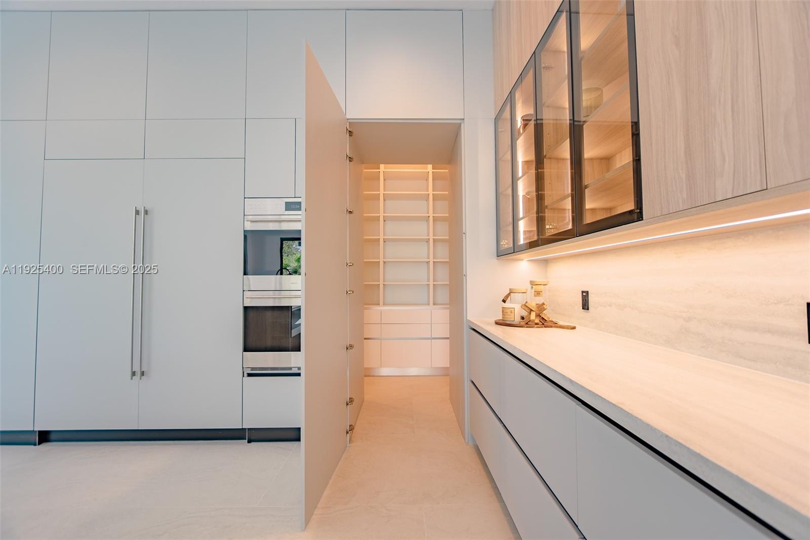 Pinecrest, Florida, 33156, United States, 6 Bedrooms Bedrooms, ,8 BathroomsBathrooms,Residential,For Sale,2003369