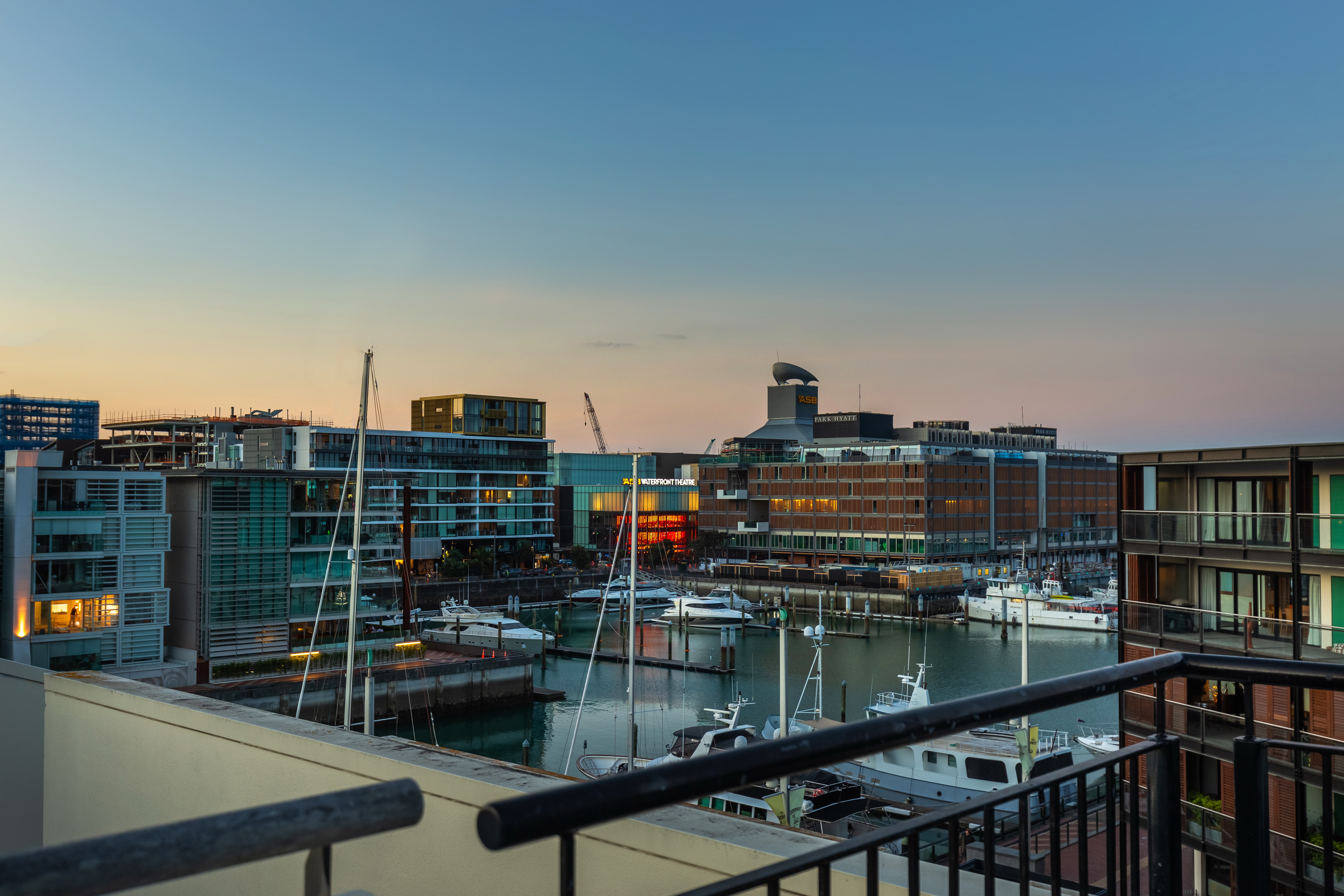  Penthouse with Rooftop Terrace - 物件實景