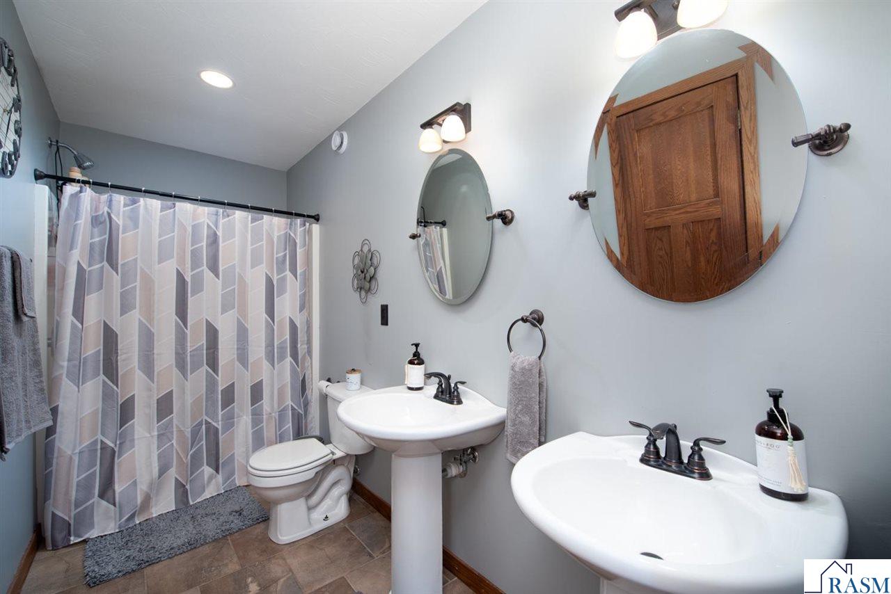 Le Center, Minnesota, 56057, United States, 4 Bedrooms Bedrooms, ,3 BathroomsBathrooms,Residential,For Sale,2011720