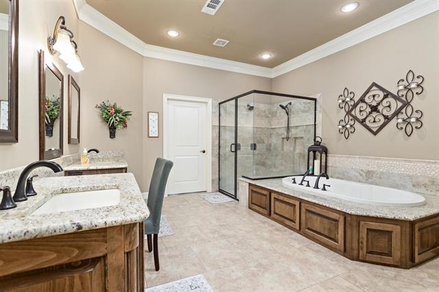 Orange, Texas, 77630, United States, 4 Bedrooms Bedrooms, ,3 BathroomsBathrooms,Residential,For Sale,1896582