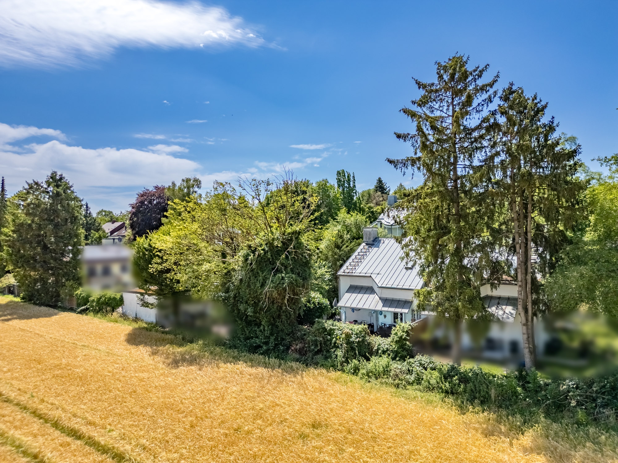  Living Between Nature and the City – Semi-Detached House with a Pool - 物件實景