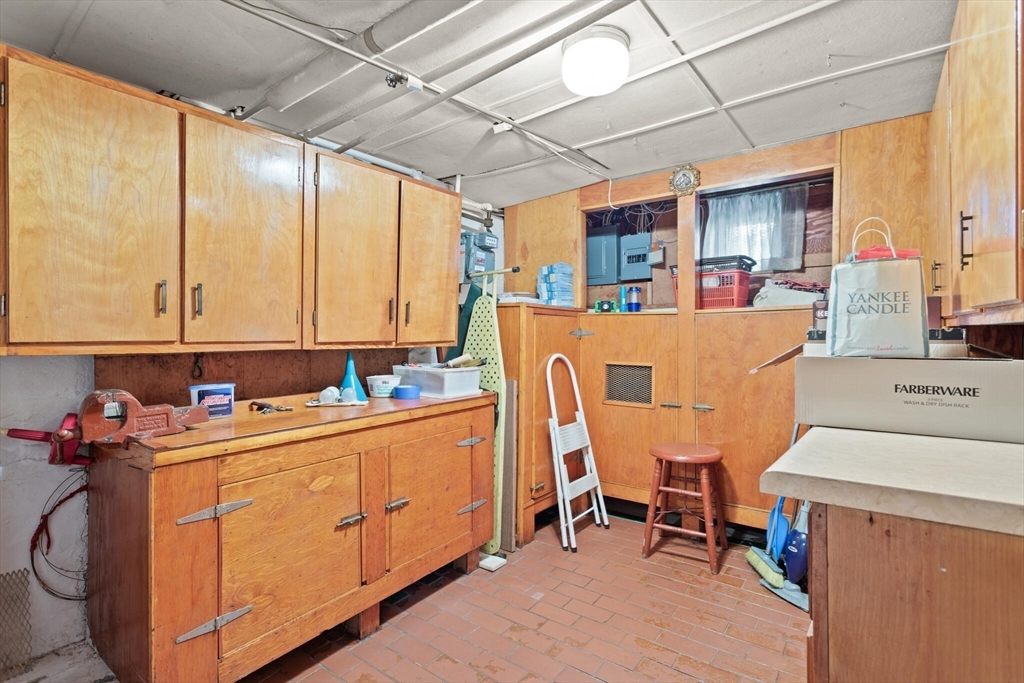 Medford, Massachusetts, 02155, United States, 4 Bedrooms Bedrooms, ,2 BathroomsBathrooms,Residential,For Sale,1935806