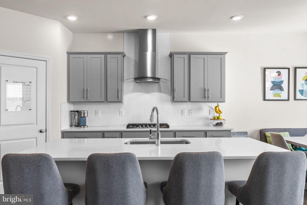 Frederick, Maryland, 21701, United States, 5 Bedrooms Bedrooms, ,4 BathroomsBathrooms,Residential,For Sale,1987107