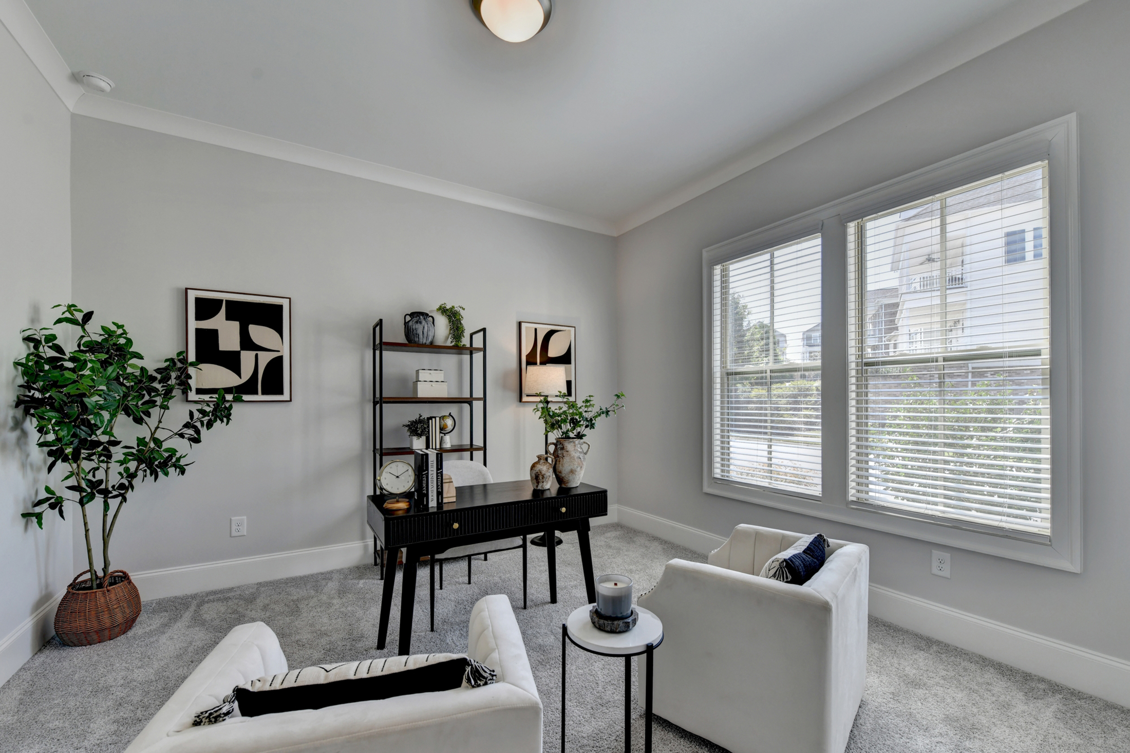  Thoughtfully Designed Milton Home Offers Low-maintenance Living - 物件實景