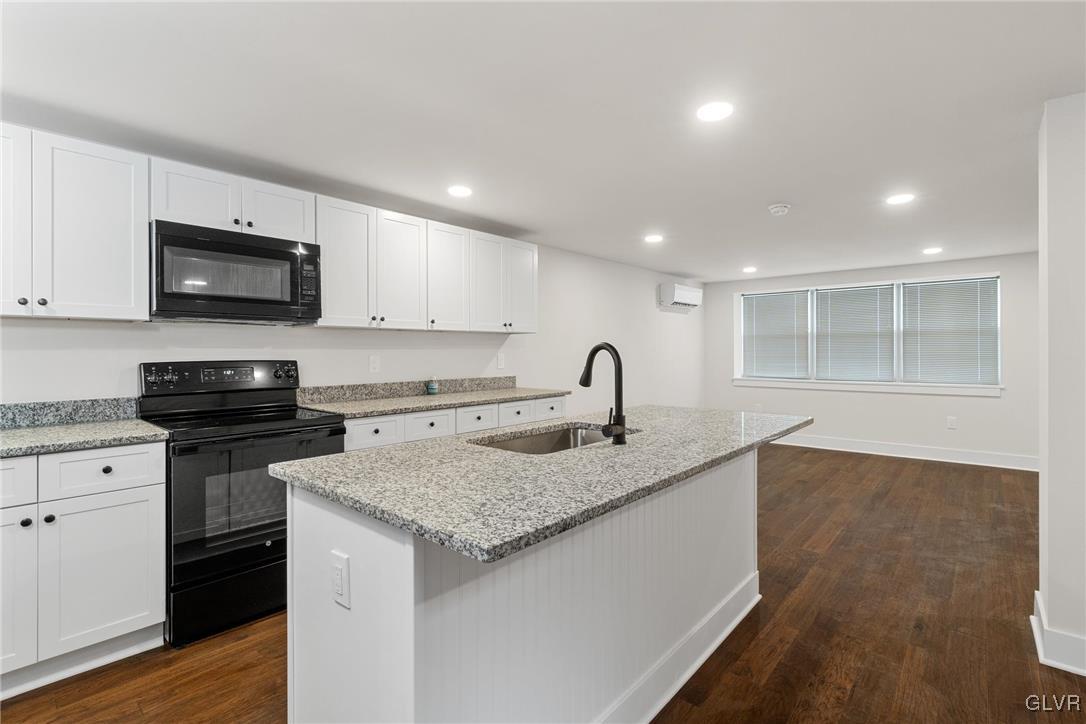 Allentown City, Pennsylvania, 18109, United States, 5 Bedrooms Bedrooms, ,5 BathroomsBathrooms,Residential,For Sale,1759200