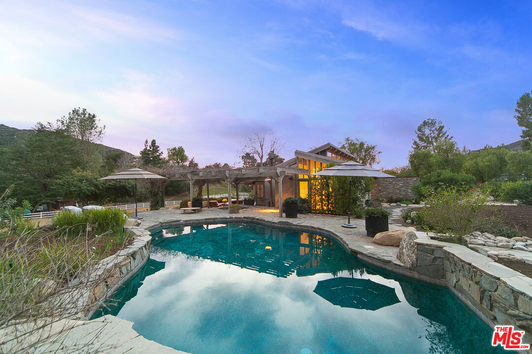 Calabasas, California, 91302, United States, 3 Bedrooms Bedrooms, ,2 BathroomsBathrooms,Residential,For Sale,1723181