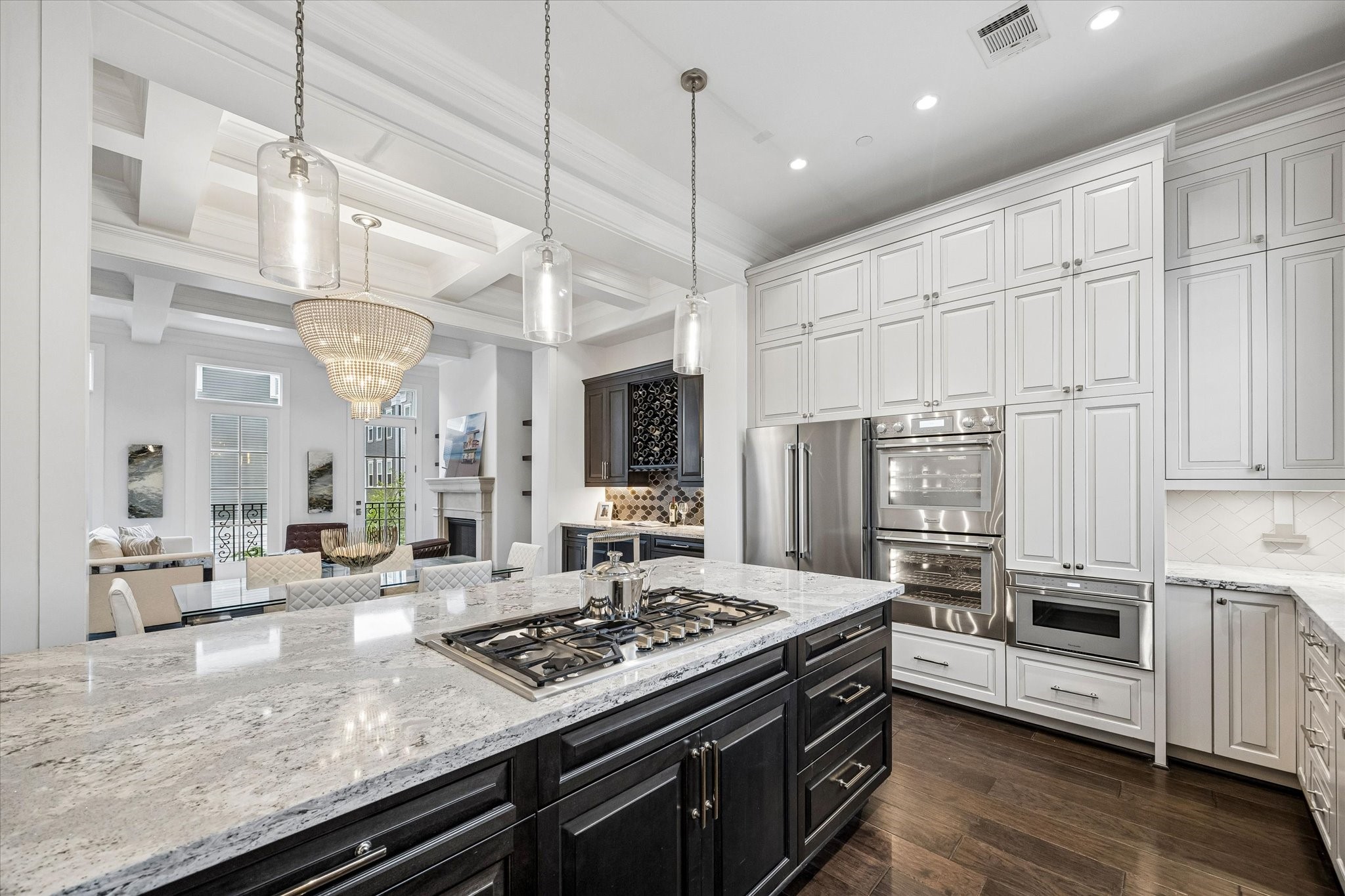  326 W 18th Street - 物件實景