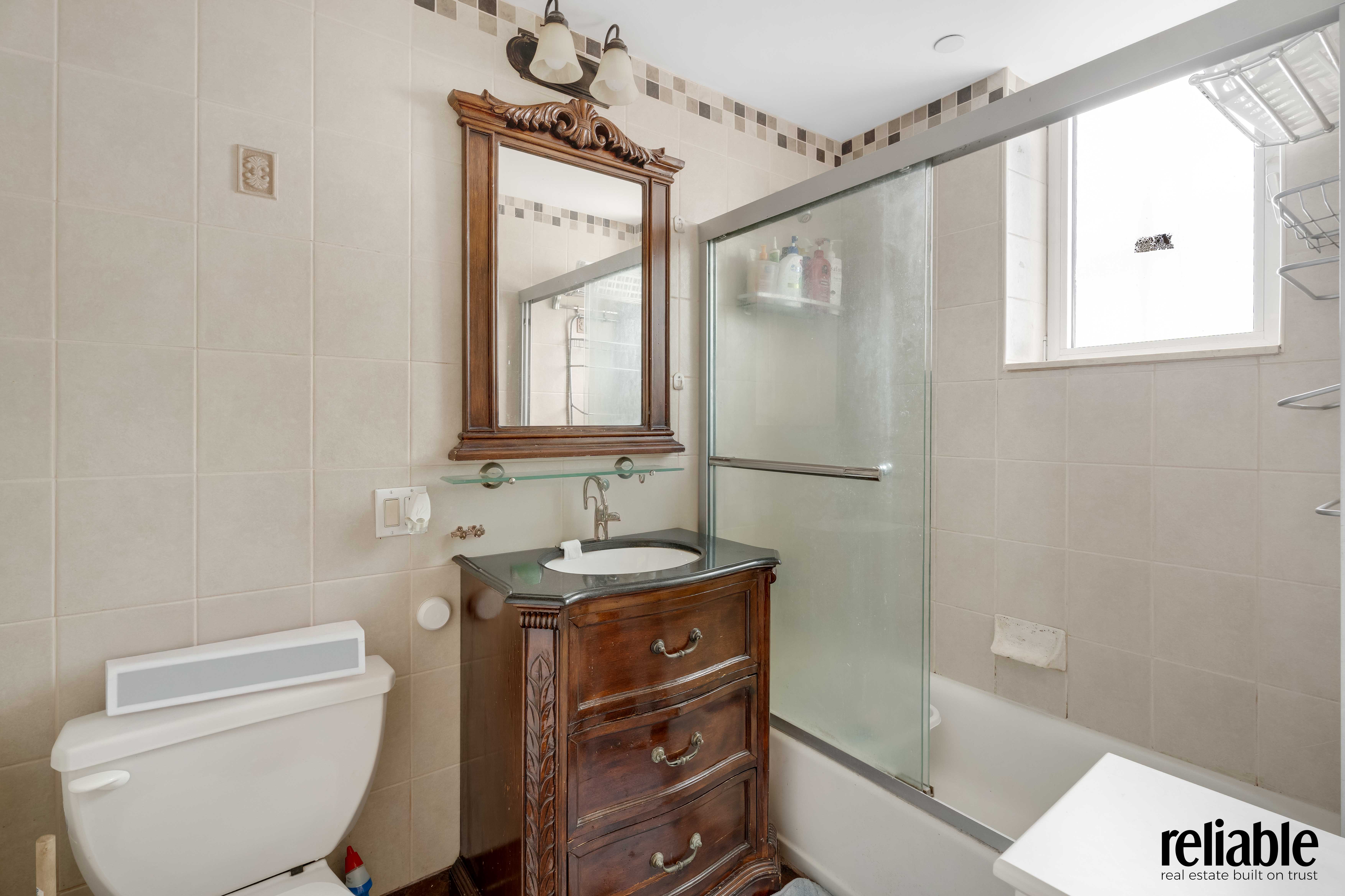 Brooklyn, New York, 11204, United States, 3 Bedrooms Bedrooms, ,2 BathroomsBathrooms,Residential,For Sale,1903822