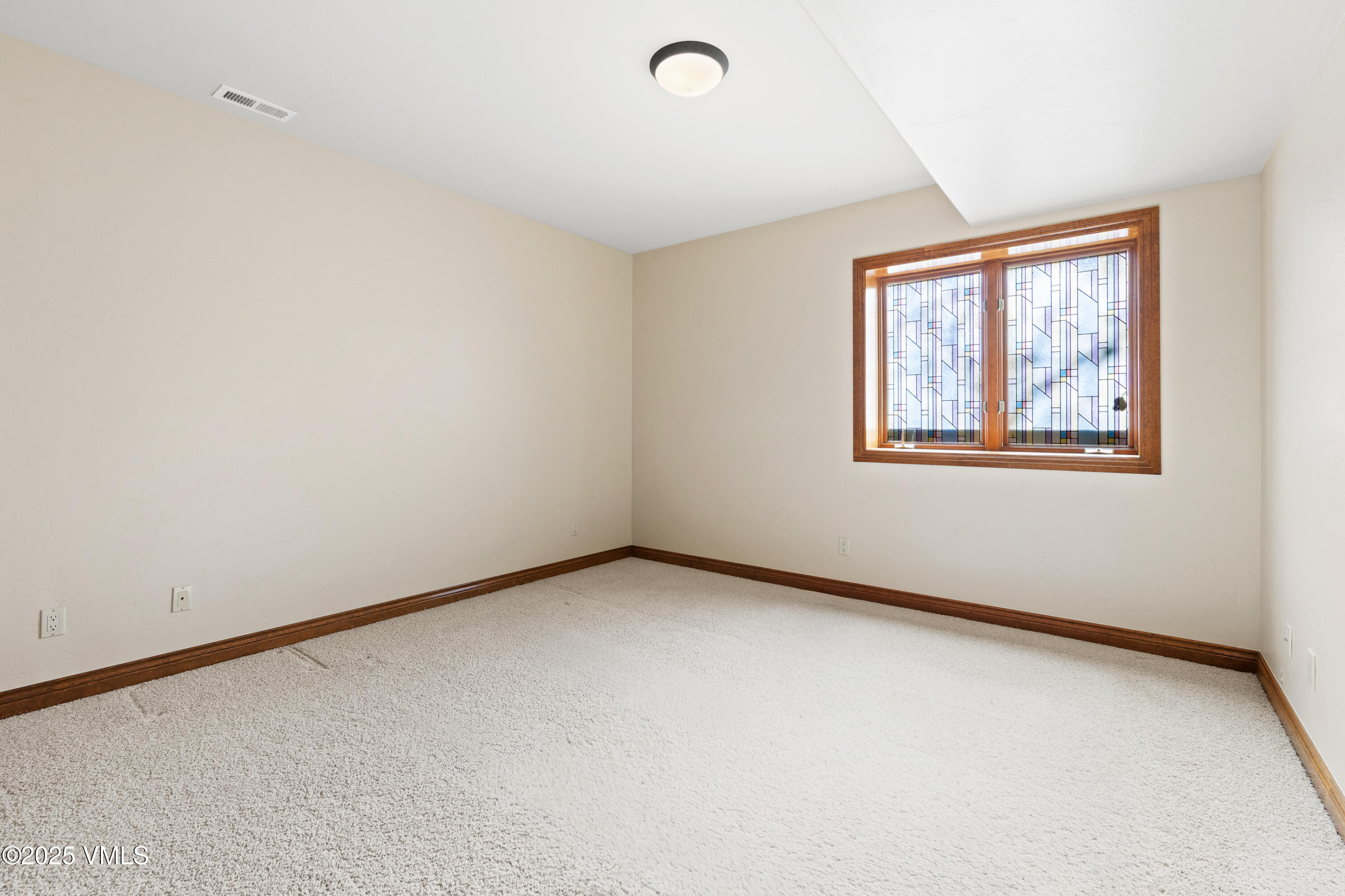 Gypsum, Colorado, 81637, United States, 6 Bedrooms Bedrooms, ,5 BathroomsBathrooms,Residential,For Sale,1987676