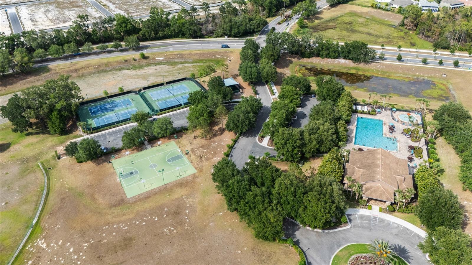 MOUNT DORA, Florida, 32757, United States, 4 Bedrooms Bedrooms, ,4 BathroomsBathrooms,Residential,For Sale,1978918