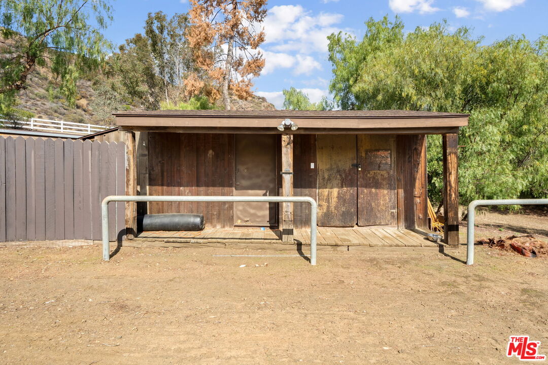 Calabasas, California, 91302, United States, 4 Bedrooms Bedrooms, ,3 BathroomsBathrooms,Residential,For Sale,1708601
