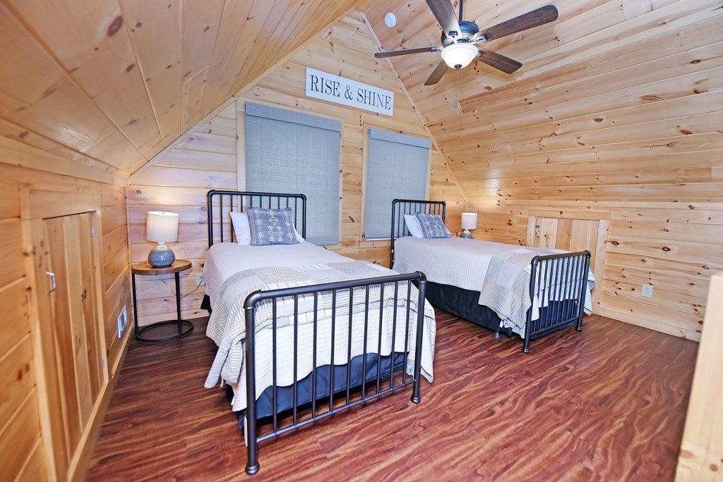 Blue Ridge, Georgia, 30513, United States, 3 Bedrooms Bedrooms, ,2 BathroomsBathrooms,Residential,For Sale,1859730
